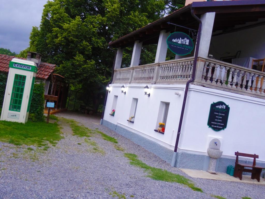 Bed and Breakfast La Celestina Piana Crixia Екстер'єр фото
